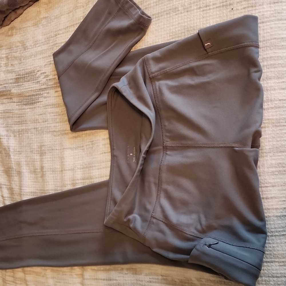 Jaanuu scrub set